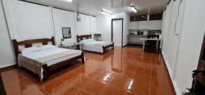 Sleep&Go! Cabina Cuadruple en Siquirres Centro - and rafting tour!